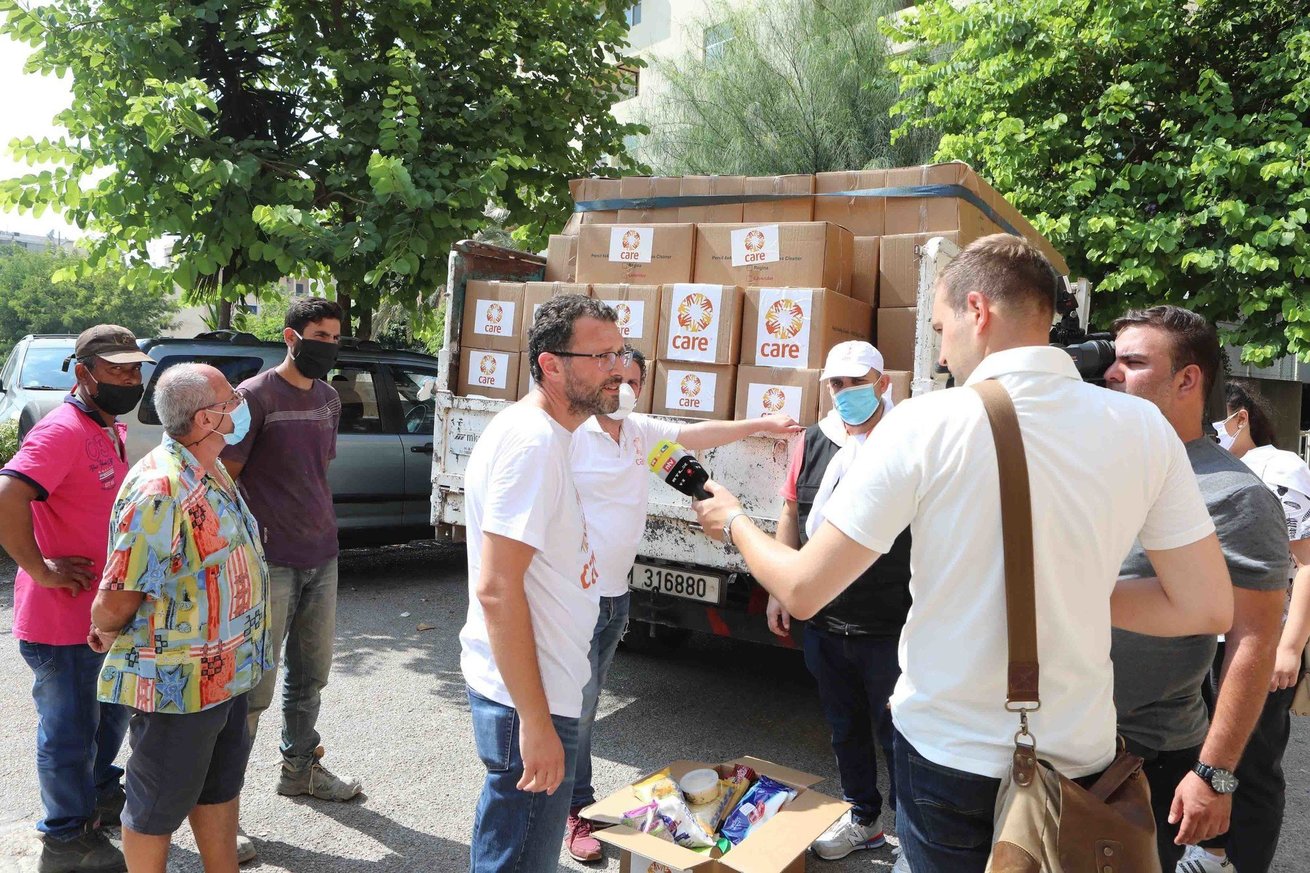 CARE Lebanon is beginning its distribution of food parcels through three local NGOs in in Achrafieh district Beirut after the bomb blasts on 4th August. these photos showing the handing over of food parcels to local partner Rifaq el-Darb, through who 450 parcels would be distributed on 8th August 2020.