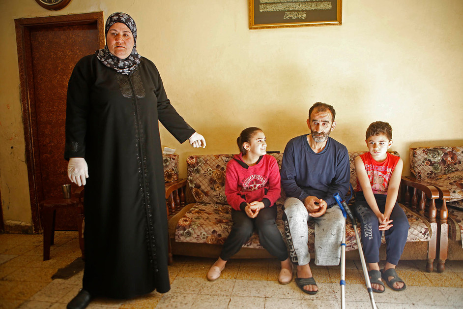 Fatima, 46 years old, is a mother of five. She lives in a very modest apartment in the conflict-affected Tripoli neighborhood of Bab al-Tabbaneh. Her husband, Abdel Kader, 55 years old, lost his leg three weeks ago.