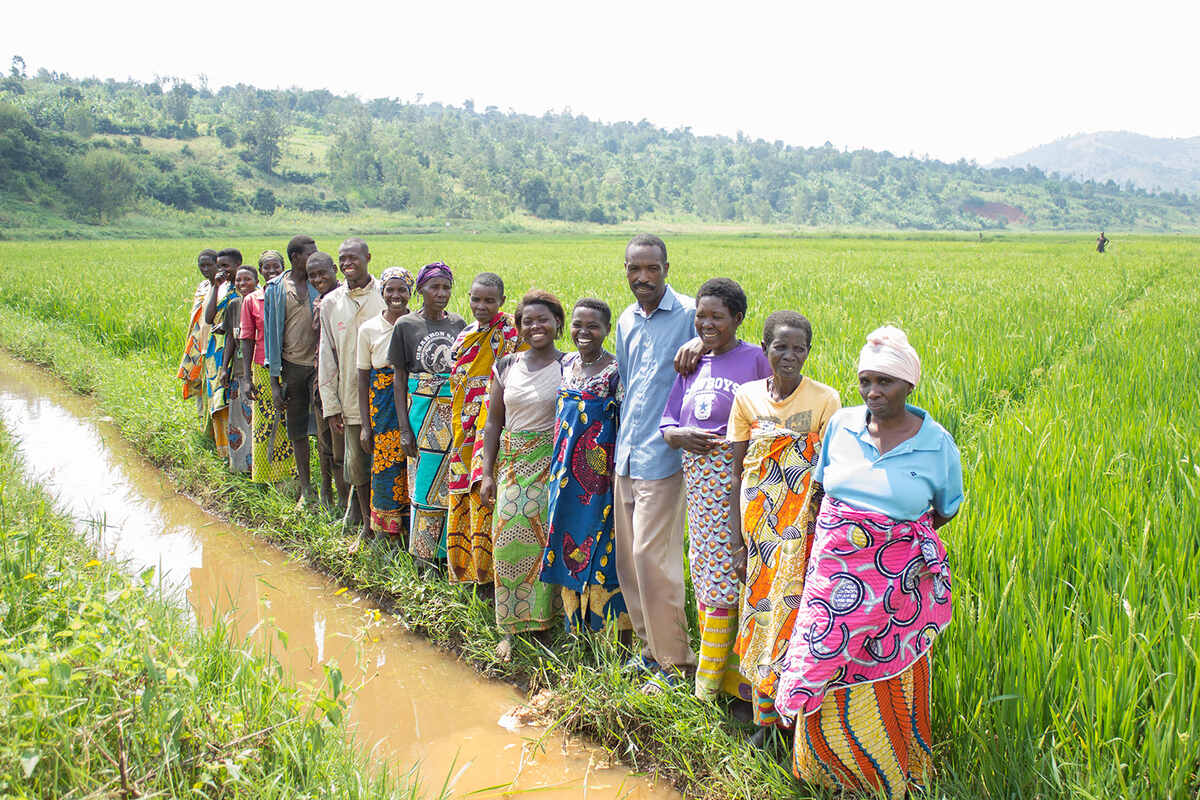 Community in Burundi gathered for training on gender equality and agriculture